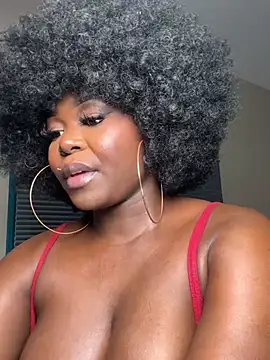 WomanNextdoor1 webcam