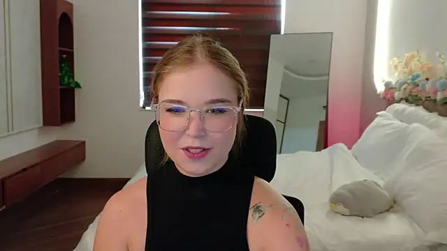 Lilith_Bonheur webcam