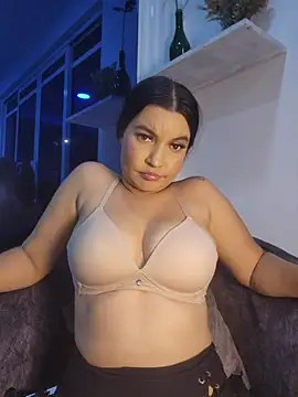 Pretty_Julieta webcam