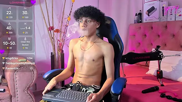 _taylor_black webcam