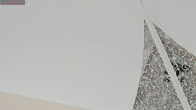 saraa_joness_ webcam