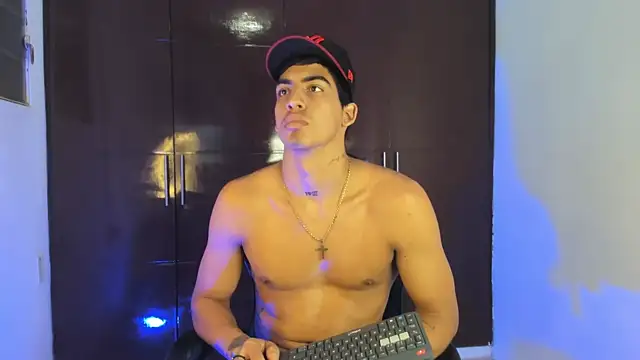 Milo_LatinBoy webcam