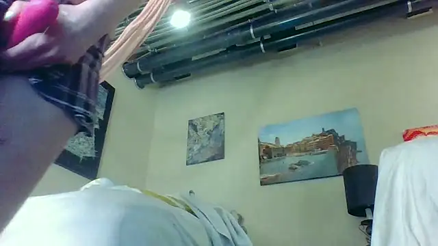 eatmeplease44 webcam