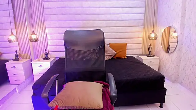 VictoriaaBlair webcam