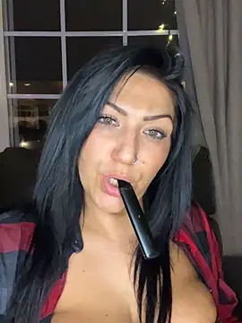 LittleMissEeve webcam