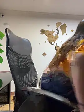 milly_cruz's Stripchat show and profile