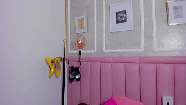 HoollyHendrix webcam