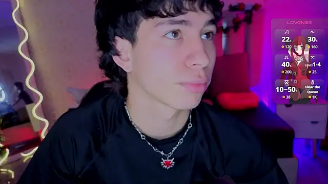 kaelwolf_tay - Kaelwolf_tay's free webcam - UK Sex Cams