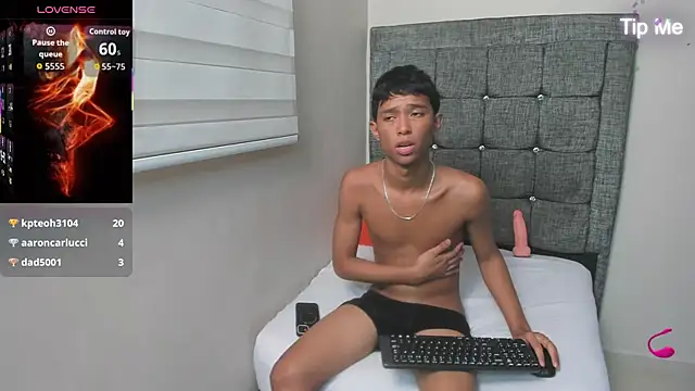 Little_Twink19x webcam