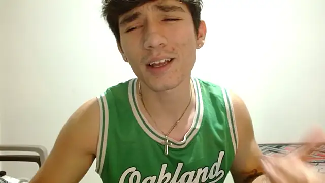 chicomalofff - ChicoMaloFfF's free webcam - UK Sex Cams