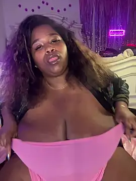 xoxoSELENAxoxo webcam