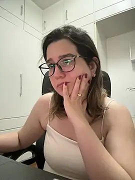 amooraaamoon - Amooraaamoon's free webcam - UK Sex Cams