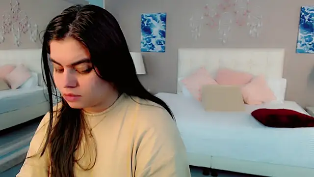 _Maddison_Ivanova_ webcam