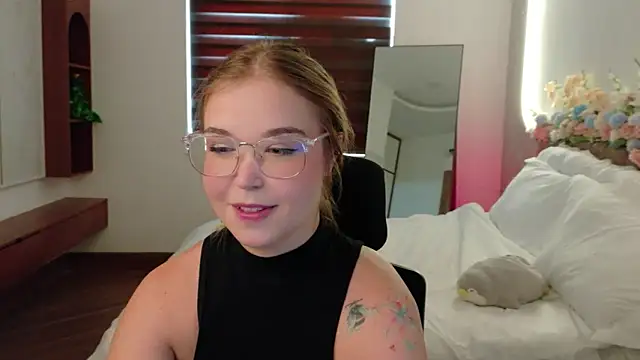 Lilith_Bonheur webcam