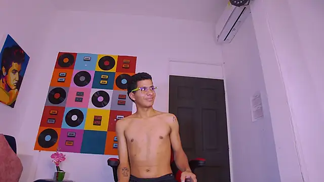 Noah_Greenhartt webcam