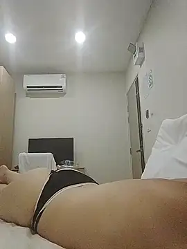 Rowena_Vonnie webcam