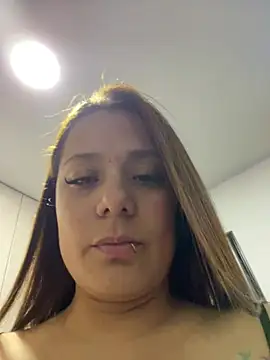 Pretty__Milf webcam