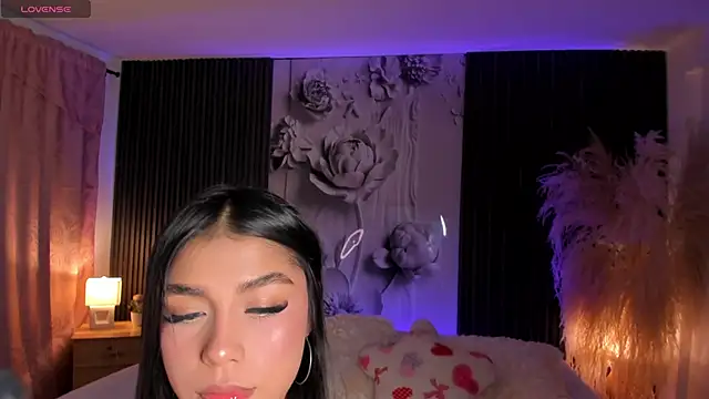 ShaniaDaniels webcam