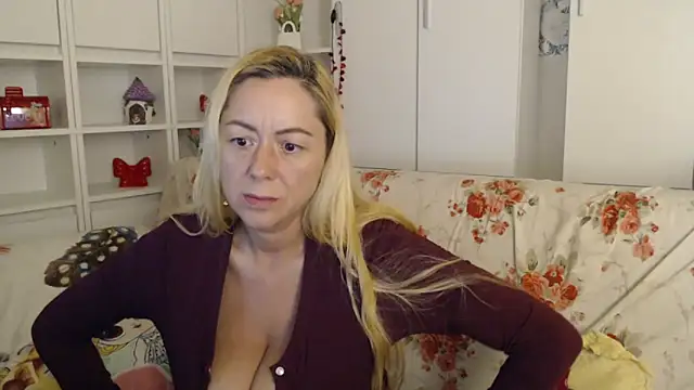 _karolynesyera_ webcam