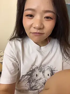 美女lucyxiaolulu在线直播