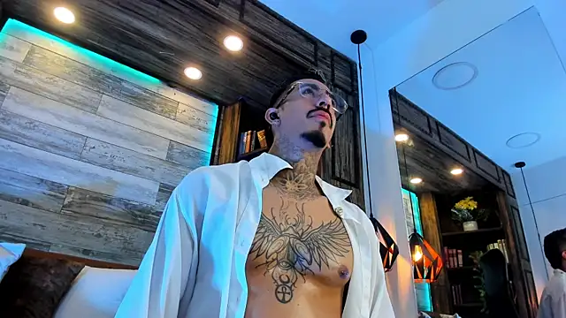 Donovan_Desmond webcam