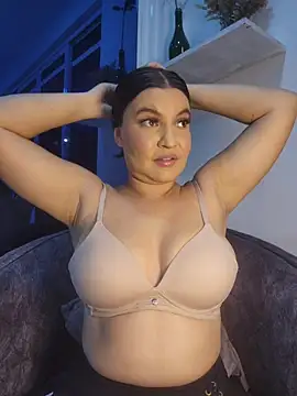 Pretty_Julieta webcam