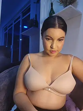 Pretty_Julieta webcam