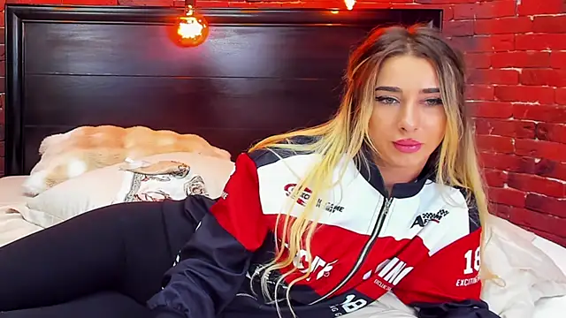 ChristynaRoss webcam