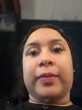 Pretty_Isadora webcam