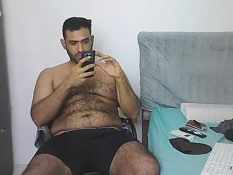AlphaLatinoBear webcam