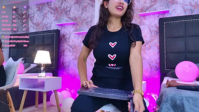 Angelique_Angell webcam