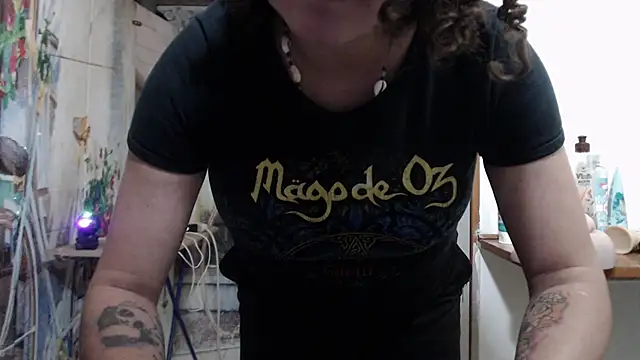 curly_greeneyed webcam