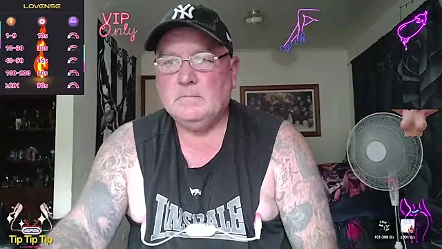 KINKYBLUEYES69 webcam