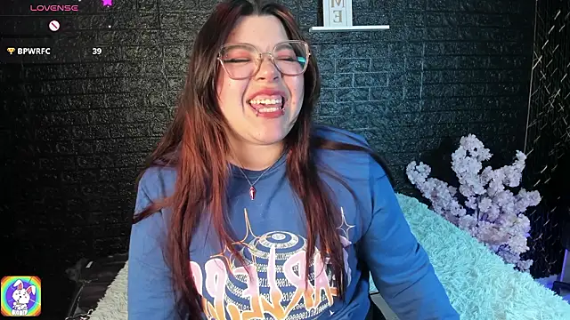 nicoleedemara - NicoleeDemara's free webcam - UK Sex Cams