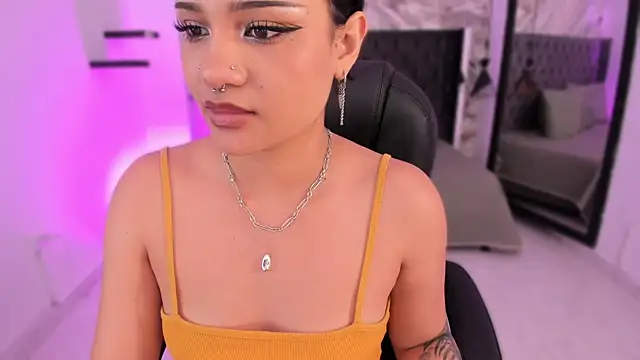 renee_shelby_ webcam