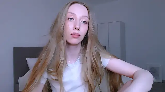 Luna_insniity webcam