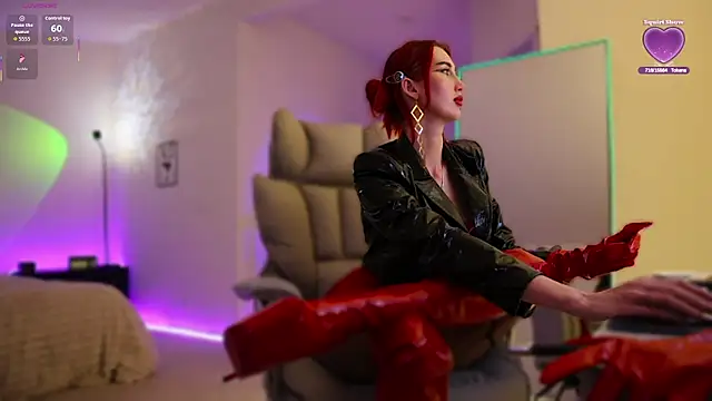 Lady_RedAlexa_RA webcam