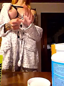 kylie_blck (F young) - ShowTits 10min