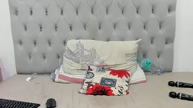 DarkBubble_xx webcam