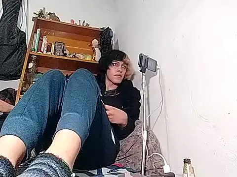 MakiMorningstar webcam