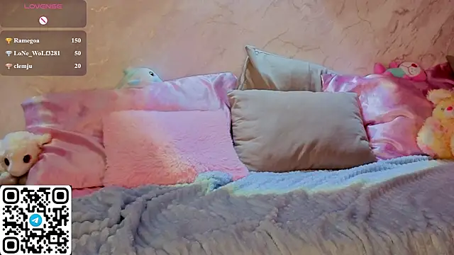 Aurora_Bennet webcam