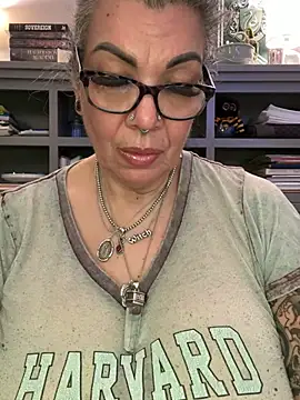 dieseldame1313 - Dieseldame1313's free webcam - UK Sex Cams