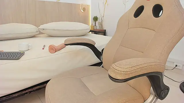 kylie_ward - Kylie_ward's free webcam - UK Sex Cams