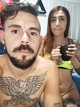 parejajuguetona420 live sex cam