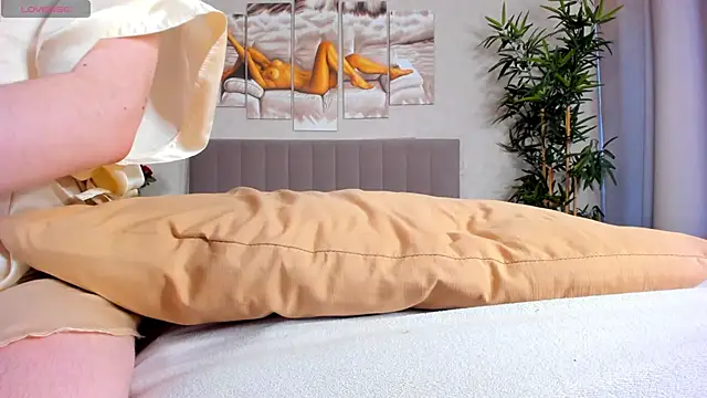 Camilla_Kelly webcam