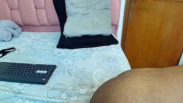 victoria_aphril webcam