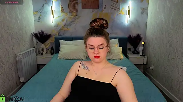 zoe_j0y webcam