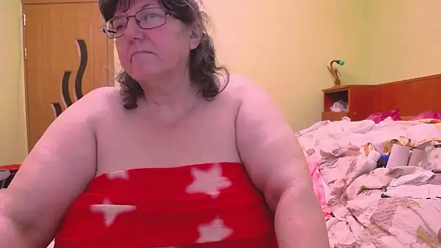 hugetits - HugeTits's free webcam - UK Sex Cams