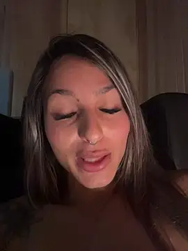 AliceStone19 webcam