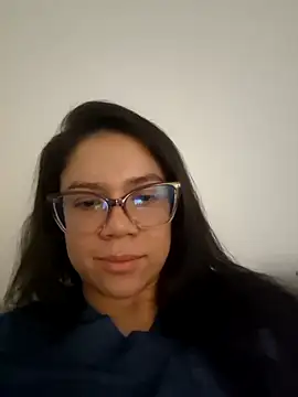 Webcam Model (Aila_Phone) is live